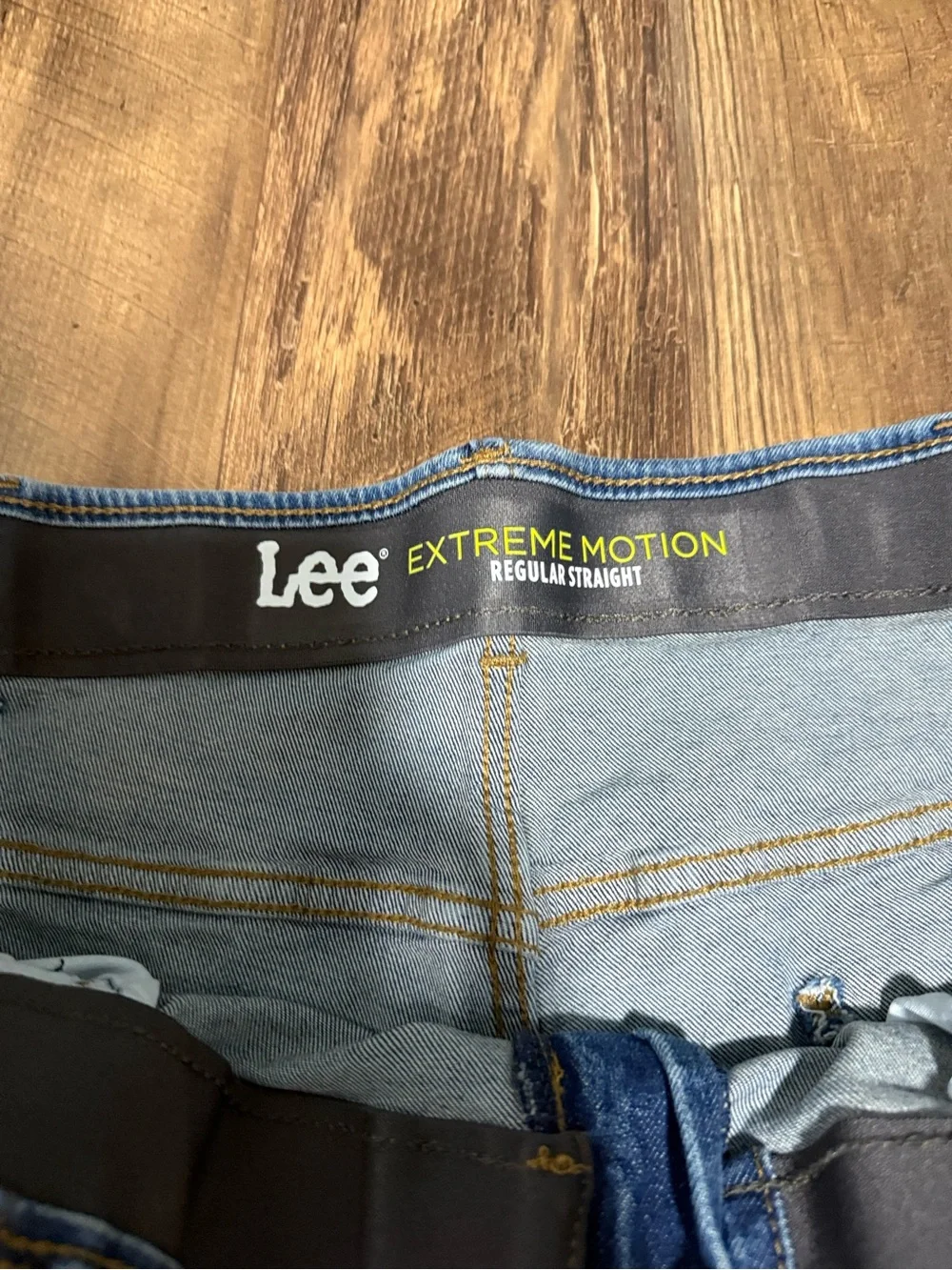 Lee Extreme Motion Regular Straight Leg Denim Jeans 40 X 30 Whiskered Blue